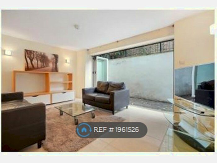 3 Bedroom Flat To Rent In Stanlake Road, London, W12