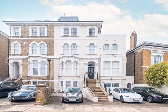 3 Bedroom Flat For Sale In Kings Road, Richmond, TW10