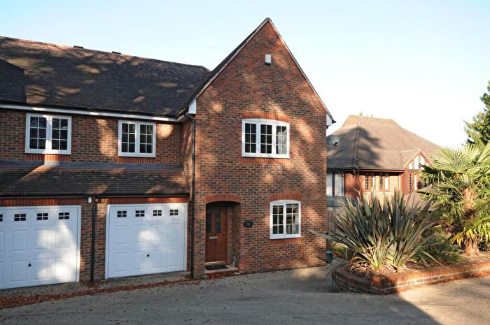 4 Bedroom House To Rent In Harestone Hill Caterham, CR3
