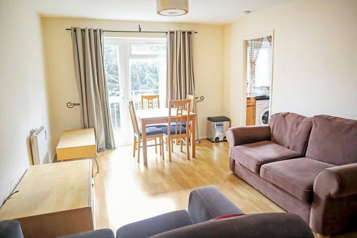 2 Bedroom Flat To Rent In Rufford Close, Harrow-On-The-Hill, Harrow HA3