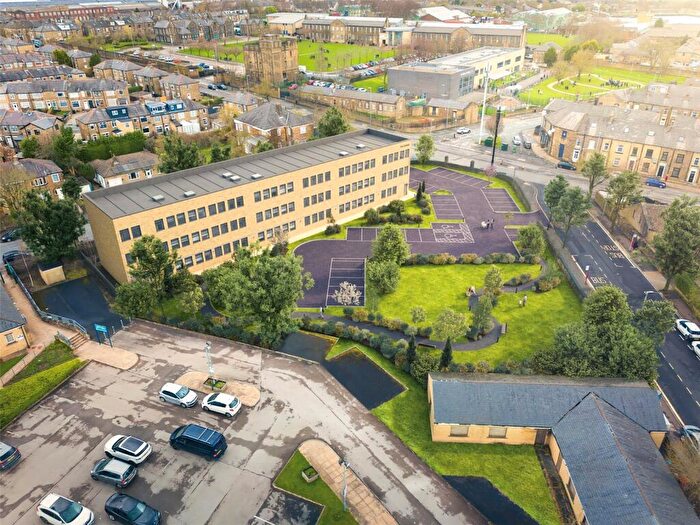 2 Bedroom Apartment To Rent In Spring Hall Lane, Halifax, Calderdale, HX1