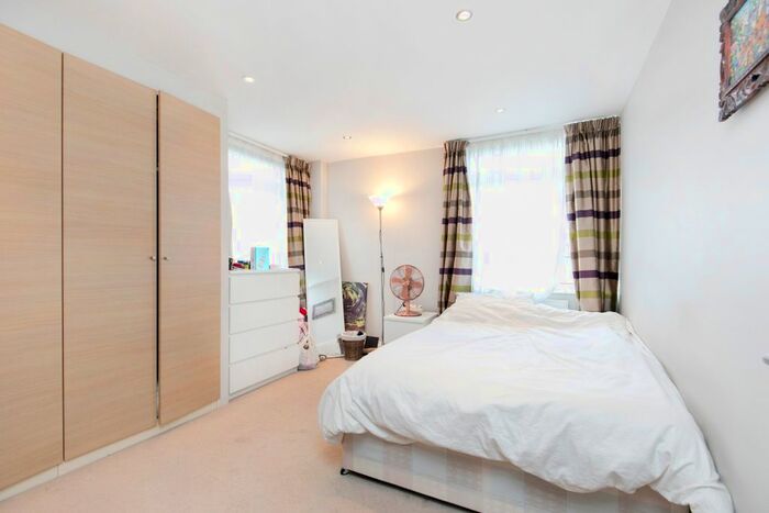 2 Bedroom Flat To Rent In Lacy Road, Putney, SW15