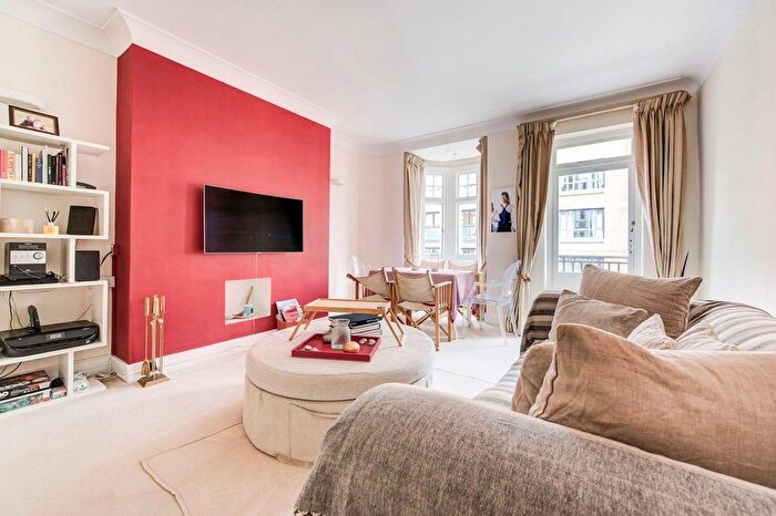 2 Bedroom Flat To Rent In South Kensington, SW10