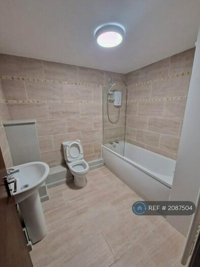 2 Bedroom Flat To Rent In Drake Street, Rochdale, OL16