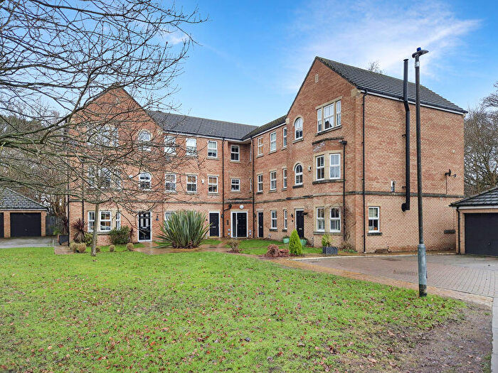 1 Bedroom Apartment For Sale In Sandlewood Court, Leeds, LS6
