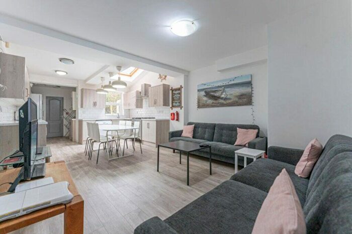 6 Bedroom Terraced House To Rent In Teignmouth Road, Selly Oak, Birmingham, B29