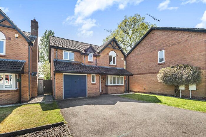 4 Bedroom Detached House For Sale In Acer Drive, West End, Woking, Surrey, GU24