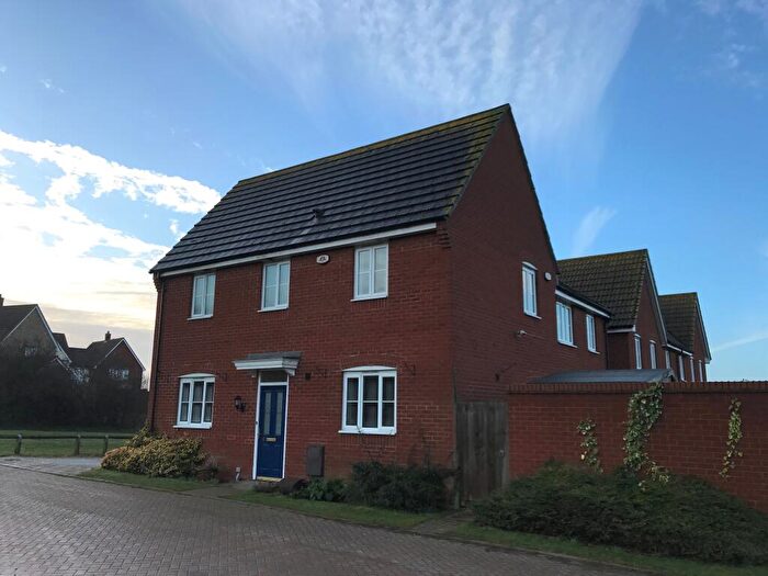 3 Bedroom Semi Detached House To Rent In Brambling Close, Stowmarket, IP14