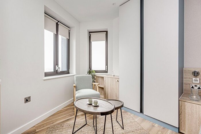 Studio To Rent In College Road, Croydon, CR0