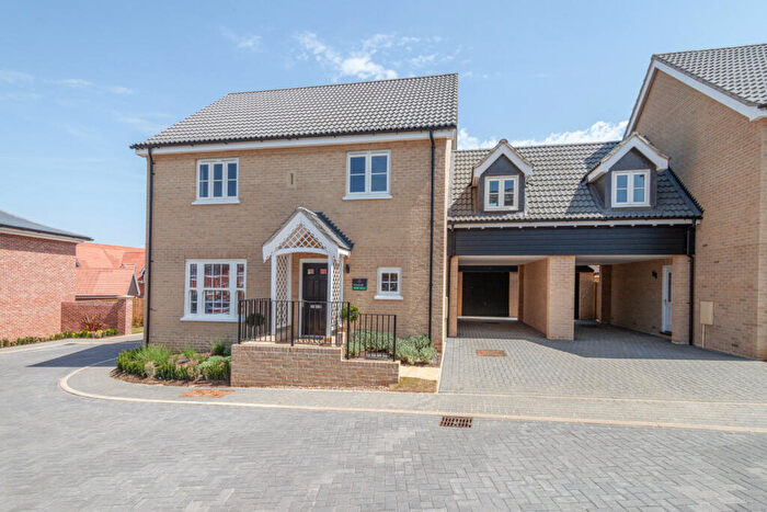 4 Bedroom Link Detached House For Sale In Etholwold Drive, Wickham Market, IP13