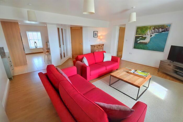 1 Bedroom Flat For Sale In Solva, Haverfordwest, SA62