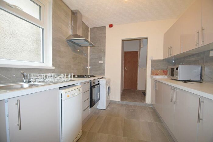 Terraced House To Rent In Wyeverne Road, Cathays, CF24