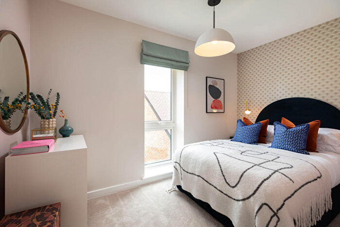 4 Bedroom Detached House For Sale In Suttons Lane, Havering, Hornchurch, RM12