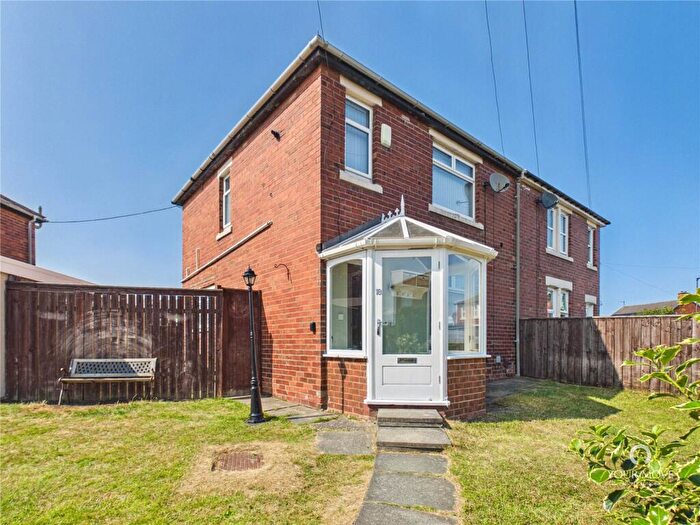 2 Bedroom Semi Detached House For Sale In Fitzsimmons Avenue, Wallsend, Tyne And Wear, NE28