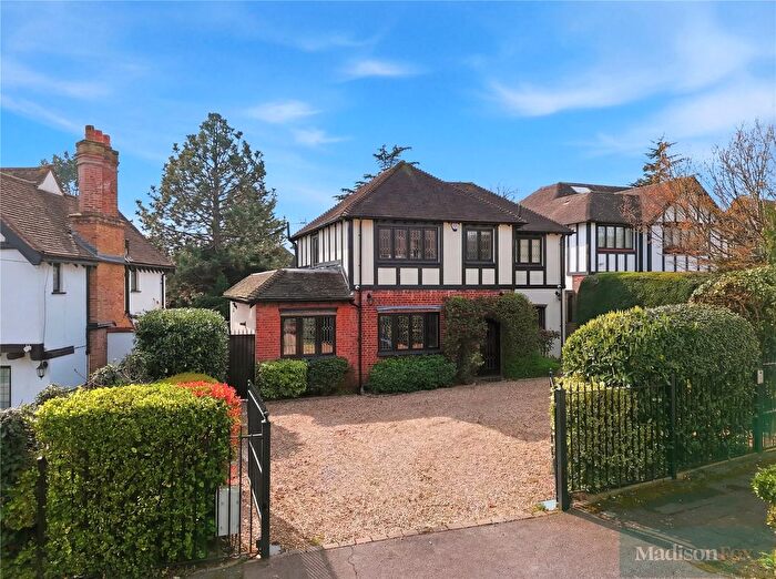 5 Bedroom Detached House For Sale In Woodland Way, Woodford Green, IG8