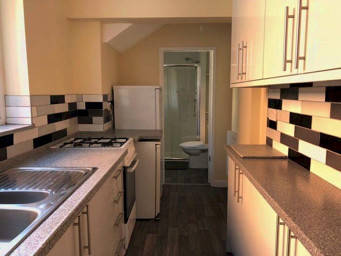 4 Bedroom House To Rent In Wordsworth Road, Leicester, LE2