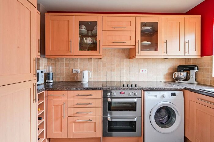 2 Bedroom Terraced House For Sale In Wrexham Road, Bow, London, E3