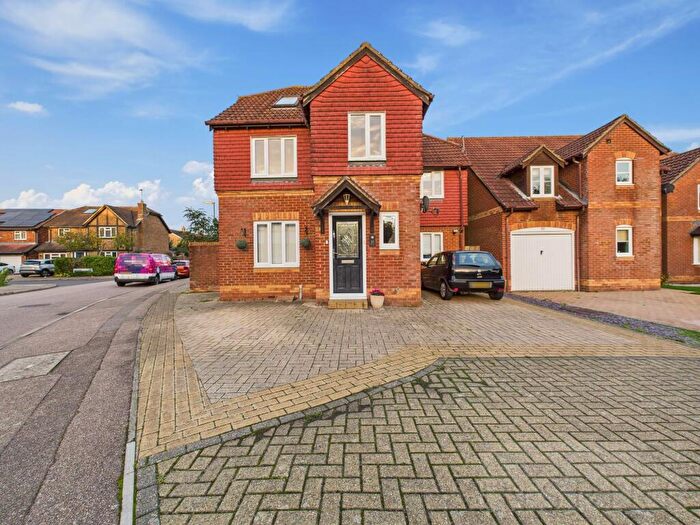 4 Bedroom Detached House For Sale In Marshall Road, Maidenbower, RH10