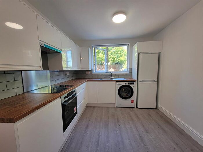 1 Bedroom Flat To Rent In Umfreville Road, Hornsey, N4