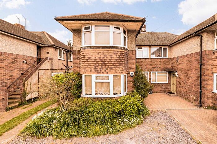 2 Bedroom Maisonette For Sale In Swan Road, Hanworth, TW13