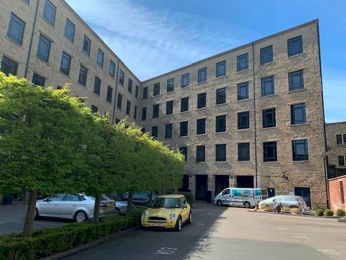 2 Bedroom Flat To Rent In Firth Street, Huddersfield, HD1