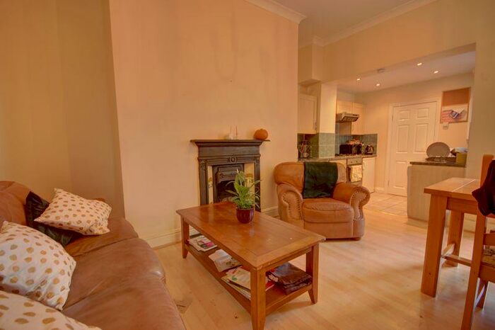 2 Bedroom Flat To Rent In Fairfield Road, Newcastle Upon Tyne, NE2