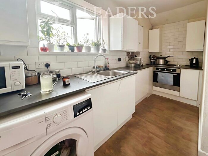 2 Bedroom Apartment To Rent In London Road, PO21