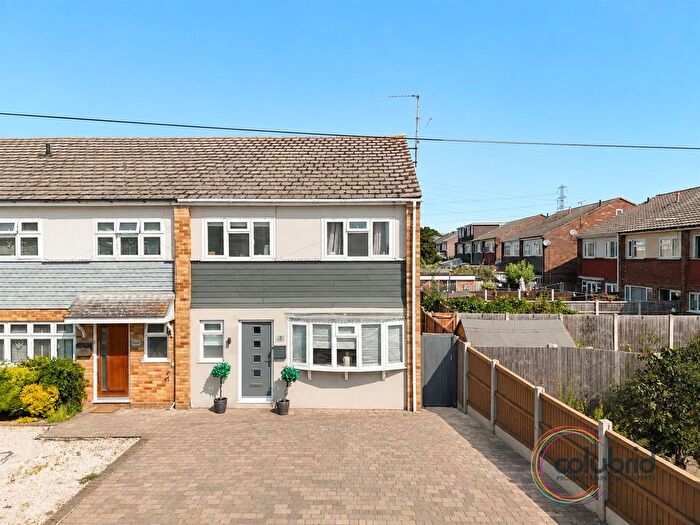 4 Bedroom End Of Terrace House For Sale In Hampshire Gardens, Linford, SS17