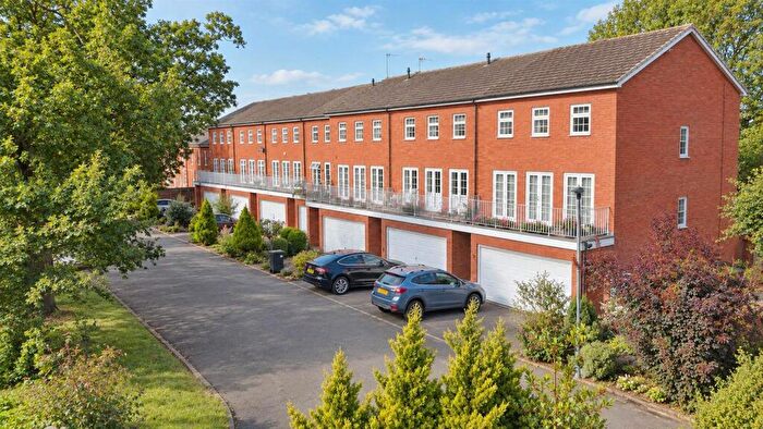 4 Bedroom Town House For Sale In Lillington Avenue, Leamington Spa, CV32