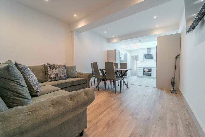 6 Bedroom House To Rent In Tiverton Road, Birmingham, B29