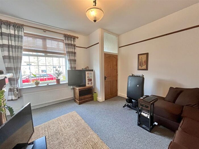 2 Bedroom Terraced House For Sale In Lambgates, Hadfield, Glossop, SK13