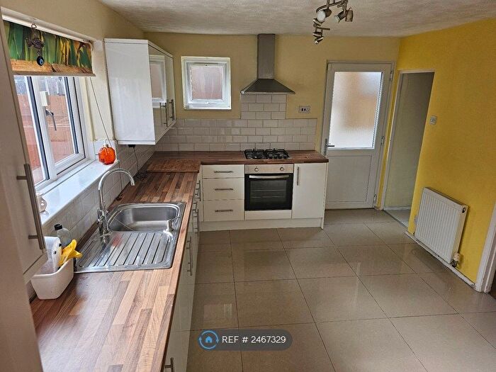 3 Bedroom Semi-Detached House To Rent In Brive Road, Dunstable, LU5