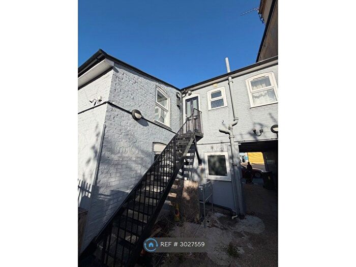 2 Bedroom Flat To Rent In Upper Stone St, Maidstone, ME15