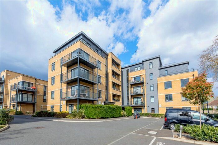 2 Bedroom Flat For Sale In Fairbanks House, Samuelson Place, Isleworth, TW7