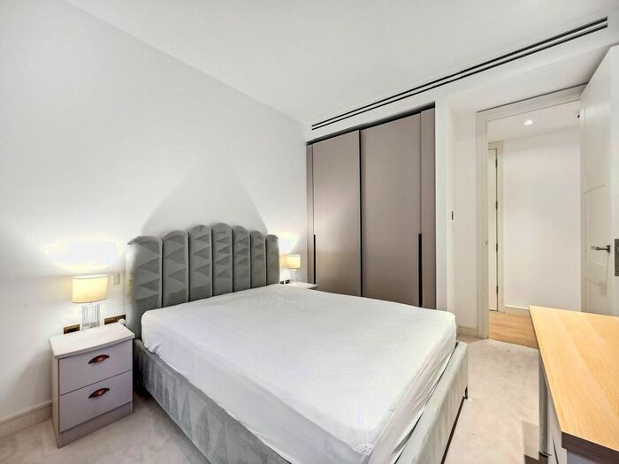 2 Bedroom Flat To Rent In Lincoln Square, Portugal Street, London, WC2A