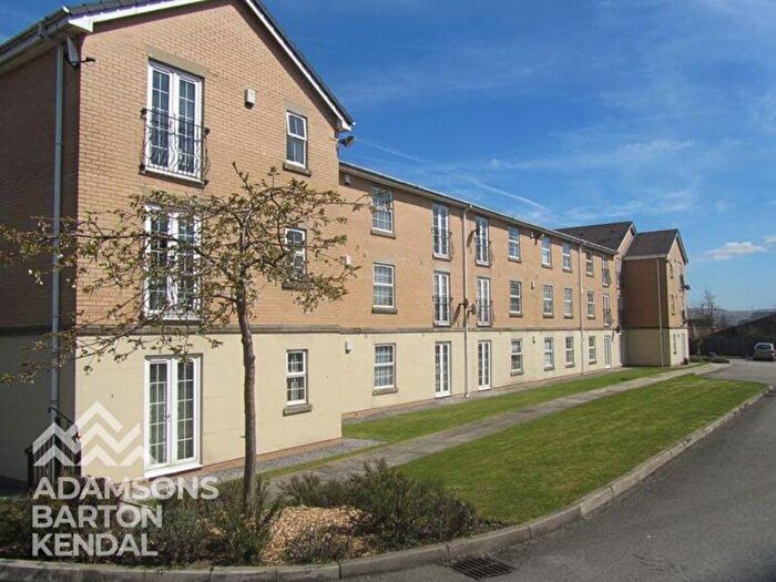 2 Bedroom Flat To Rent In Dell Road, Rochdale, OL12
