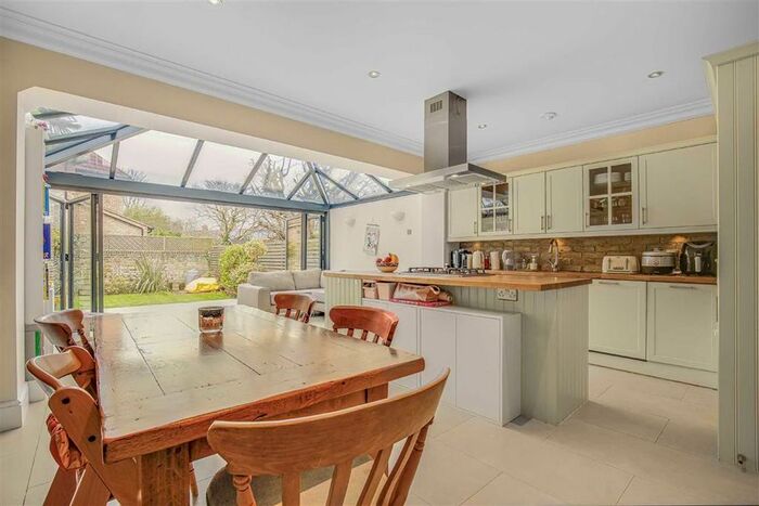 4 Bedroom Property To Rent In Raleigh Road, Kew, Richmond, TW9