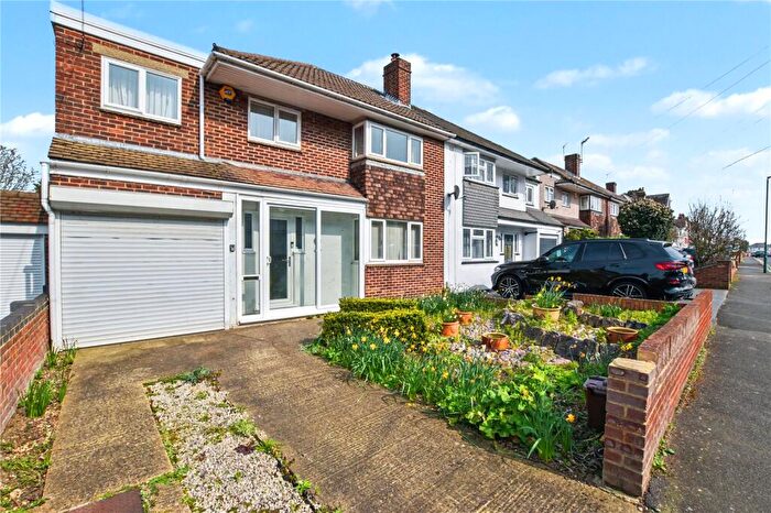 4 Bedroom Semi Detached House For Sale In Glynde Road, Bexleyheath, DA7
