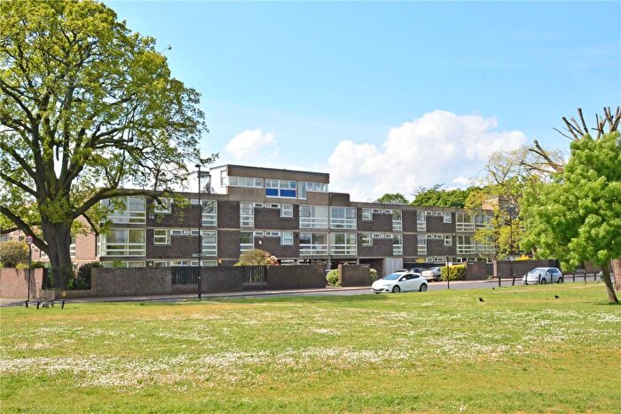 3 Bedroom Apartment To Rent In South Row, Blackheath, London, SE3