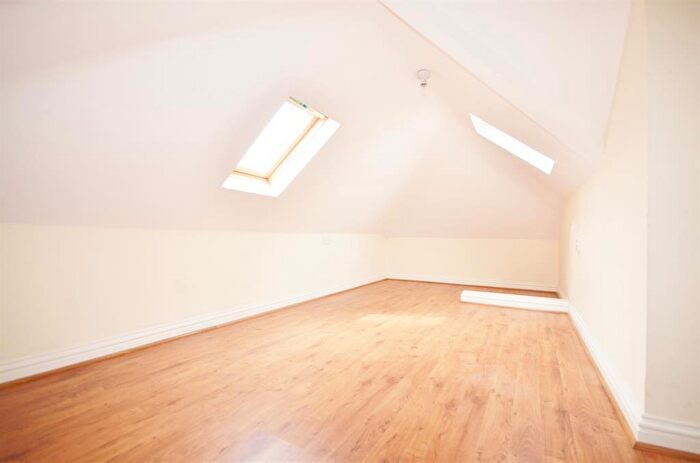 1 Bedroom Flat To Rent In Northwick Avenue, Harrow, Middlesex, HA3