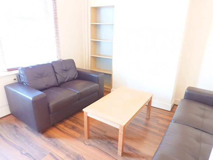 2 Bedroom Terraced House To Rent In Queens Road, Beeston, NG9