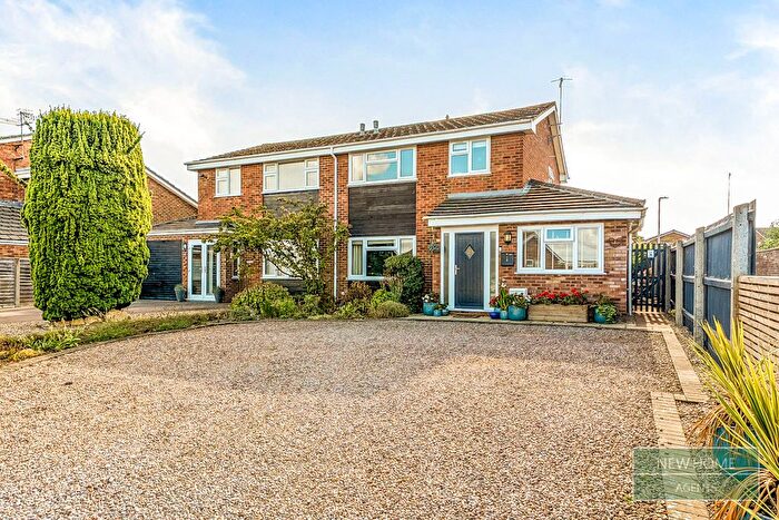 4 Bedroom Semi Detached House For Sale In Lingfield Road, Evesham, WR11