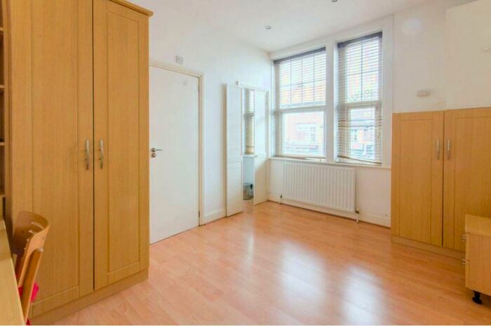 Studio To Rent In Ballards Lane, Finchley, N3