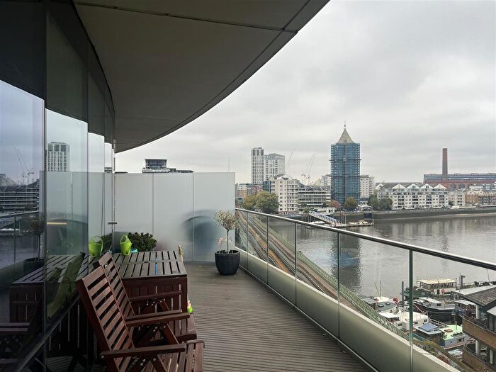 2 Bedroom Flat For Sale In Lombard Wharf, Lombard Road, Battersea, London, SW11