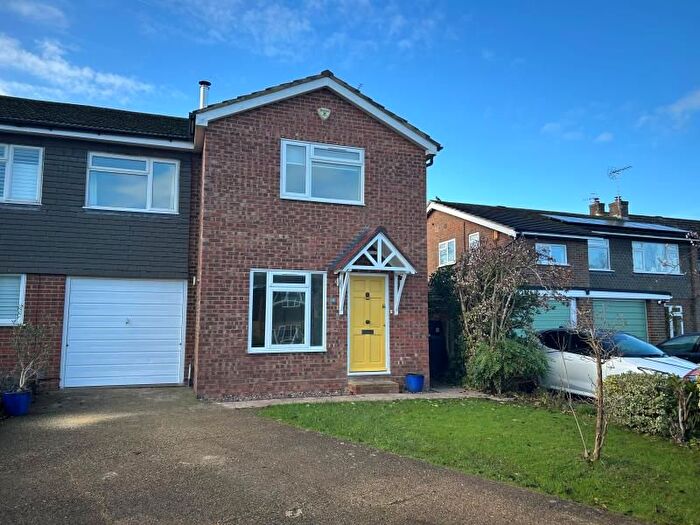 4 Bedroom Property To Rent In Springhaven Close, Guildford, GU1