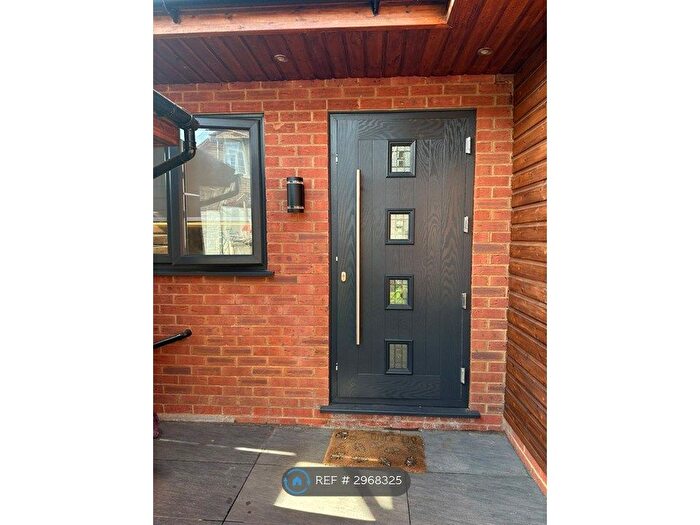 1 Bedroom Flat To Rent In Birchway, Hayes, UB3