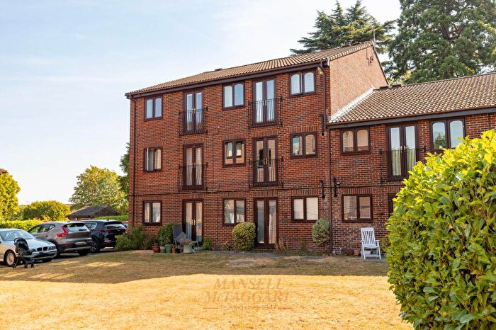 1 Bedroom Flat For Sale In Sequoia Park, Crawley, RH11