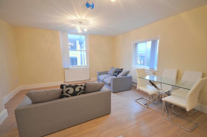 1 Bedroom Flat To Rent In Stamford New Road, Altrincham, WA14