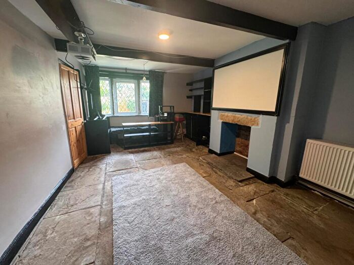 2 Bedroom House To Rent In Liversedge Row, Bradford, BD7