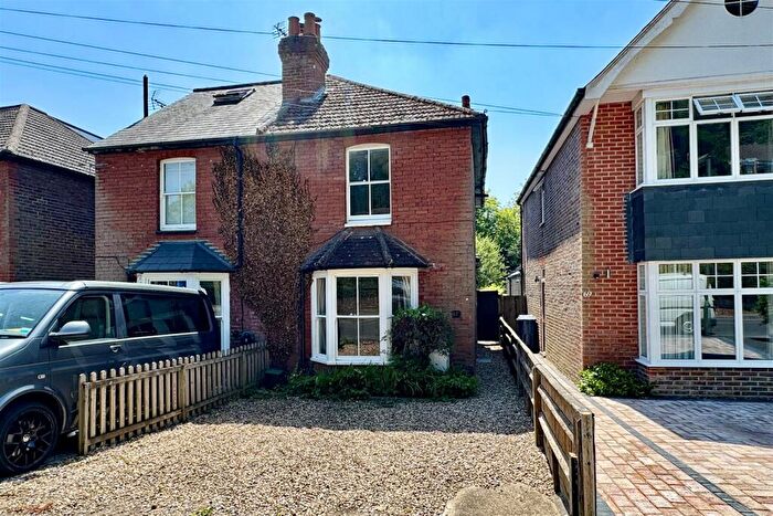 3 Bedroom Semi Detached House For Sale In Godalming, GU7